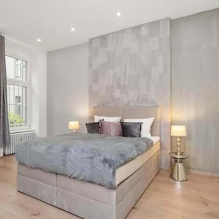 Cozy Einstein Apartament